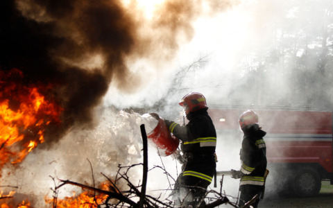 Fiamme in tre ditte, la Procura ipotizza il dolo