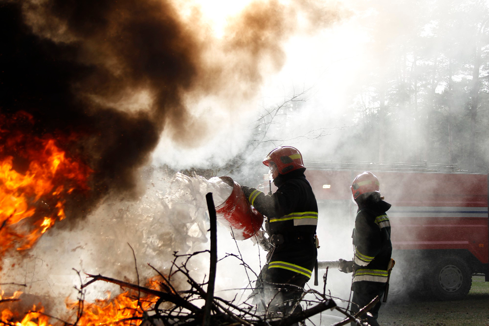 Fiamme in tre ditte, la Procura ipotizza il dolo