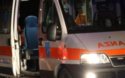 Ciclista di 60 anni in gravi condizioni dopo incidente con auto